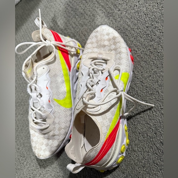 [Nike] React Element 55 'Checkered White
Crimson Volt' - Picture 2 of 5